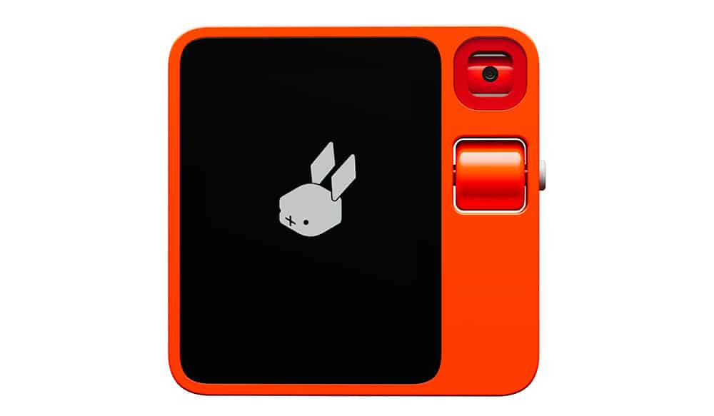 Rabbit R1: neste novo gadget “alimentado” por inteligência artificial não há apps – só voz, imagem e texto (vídeo)