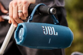 ©JBL | Charge 6